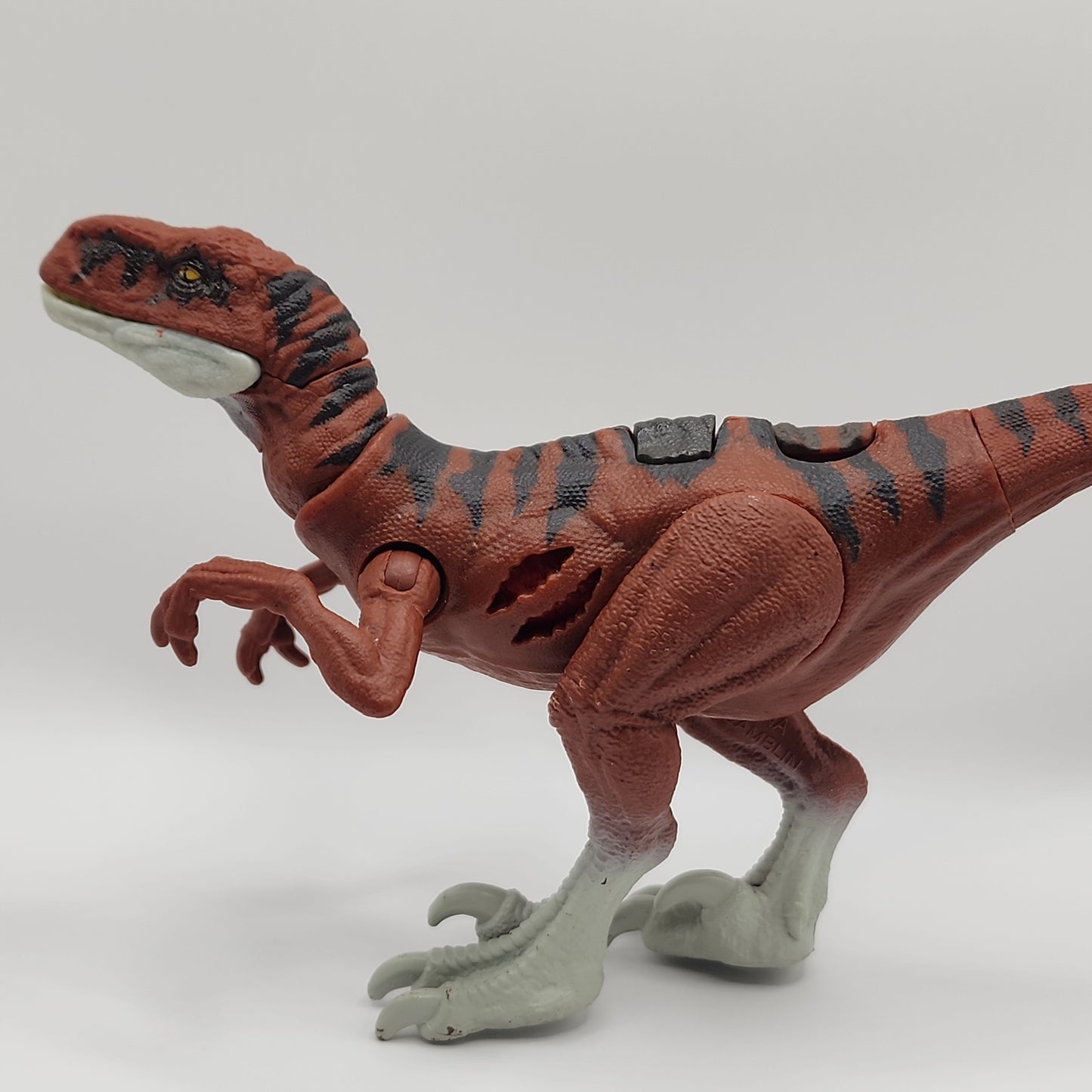 Jurassic World Dominion Extreme Damage Atrociraptor Dinosaur Figure